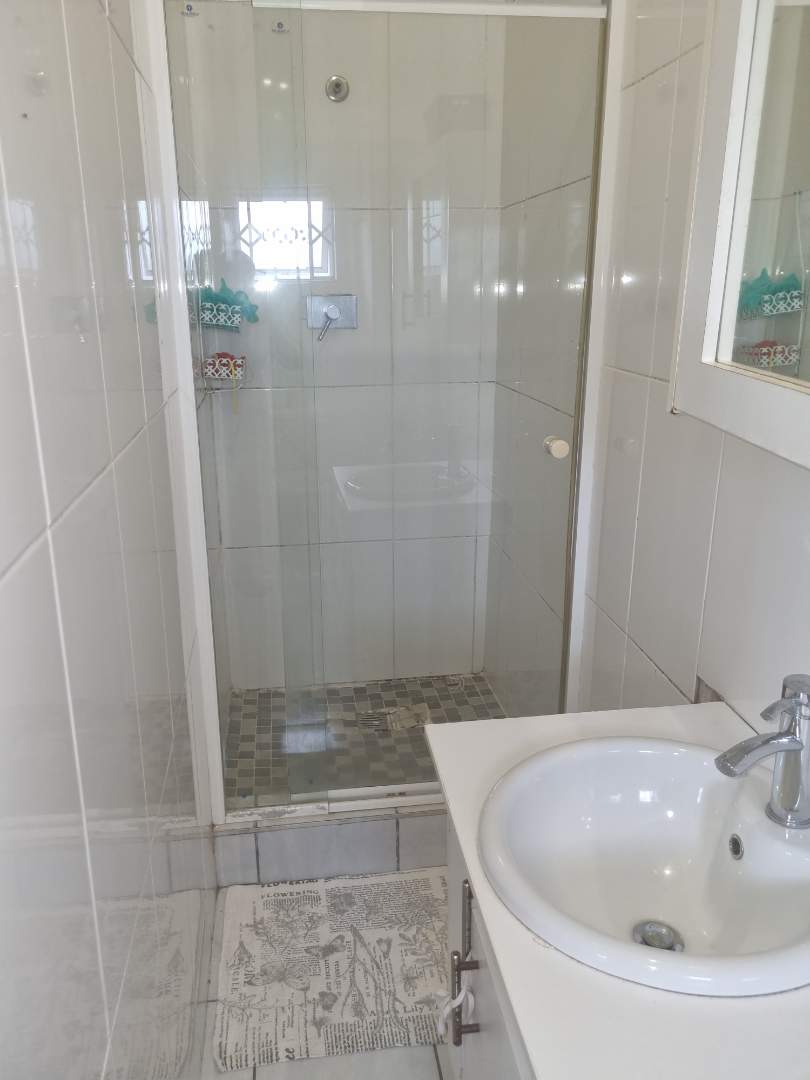 5 Bedroom Property for Sale in Nahoon Valley Park Eastern Cape